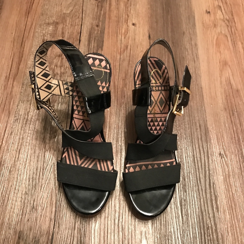 Jessica Simpson black wedges